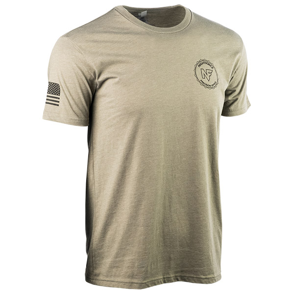JPG - A576_Serving_the_Front_Line_Black_on_Warm_Grey_Mens_F_Right